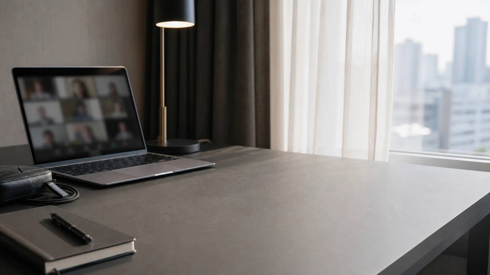 OmniVox O20 portable desk setup